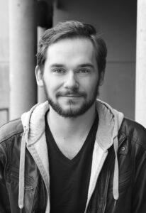 Director_SteveBache_THE-CAPTAIN